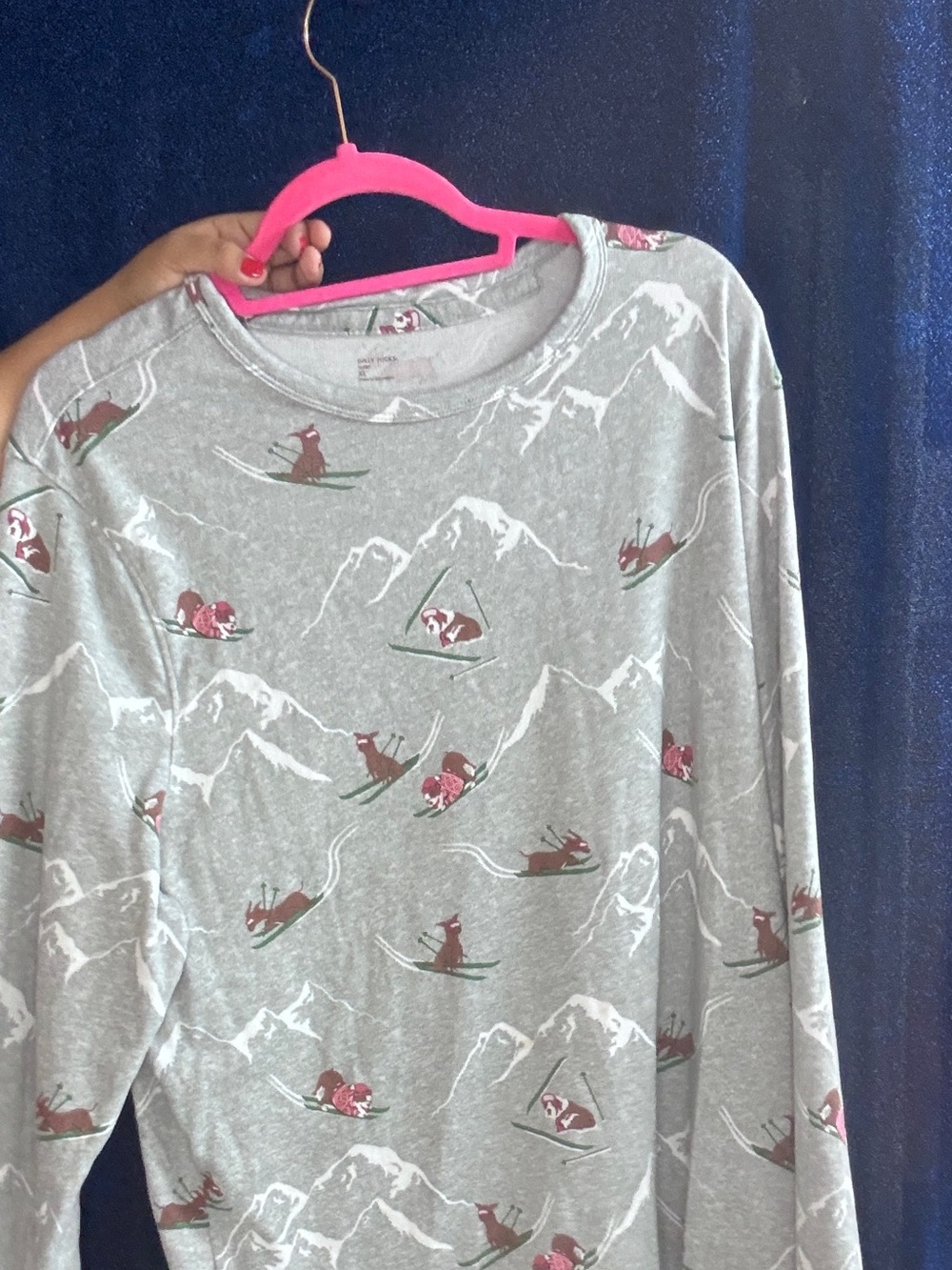 Gilly Hicks Gray Ski & Mountain Print Pajama Top with Red Accents